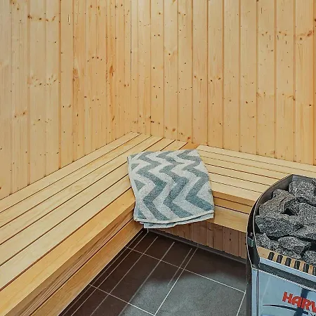 10 Person In Hasselberg Kappeln