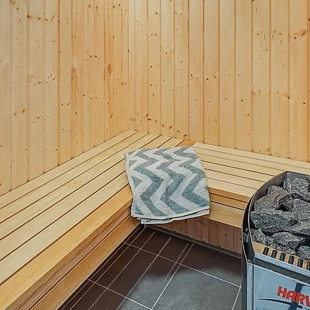 10 Person In Hasselberg Ferienhaus